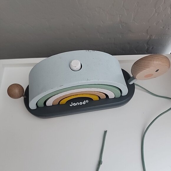 Janod Sweet Cocoon Wooden Rainbow Turtle Stacking and Pull Toy 7 Piece 18+ Mo - Picture 2 of 4